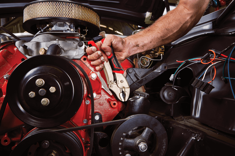 CRAFTSMAN CMHT81726 curved jaw locking pliers in application view