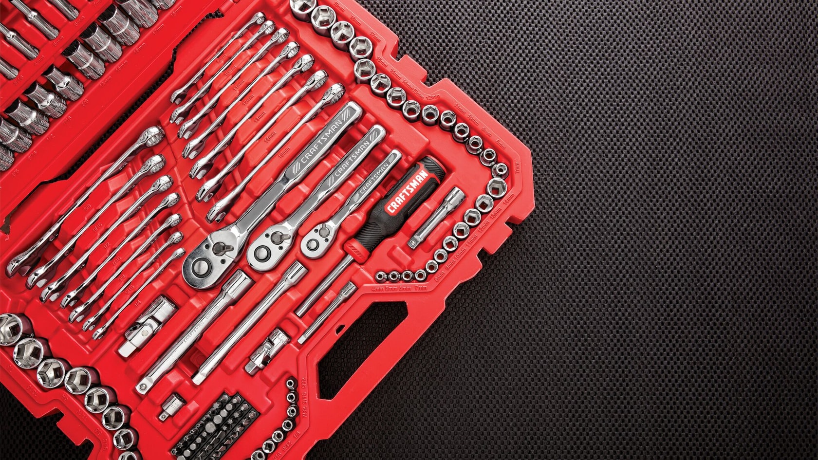 View of CRAFTSMAN Mechanics Tool Set highlighting  product features